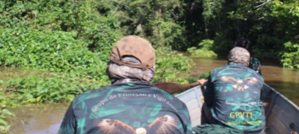 Agentes realizando monitoramento territorial