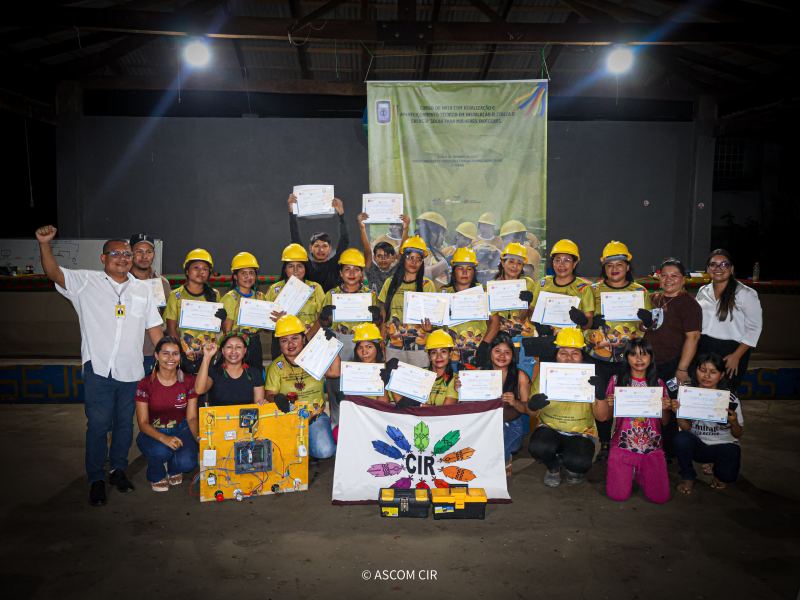 "Dijo que iba a quemarlo todo": en medio de prejuicios, las mujeres indígenas avanzan en la zona eléctrica de Roraima