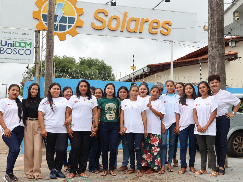 Pela primeira vez, mulheres indígenas de Roraima recebem formação de eletricista