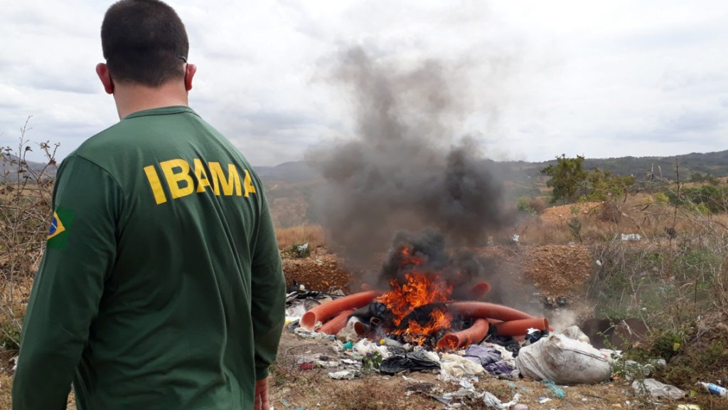 PF e IBAMA DESTROEM MATERIAIS DE GARIMPO ILEGAL APREENDIDOS PELAS LIDERANÇAS DA T.I RSS