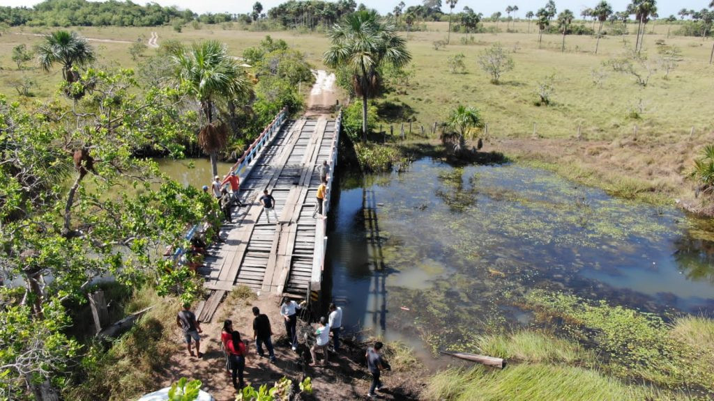 LIDERANÇAS DA TERRA INDÍGENA ARAPUÁ DENUNCIAM INCÊNDIO CRIMINOSO NA PONTE QUE DÁ ACESSO À COMUNIDADE