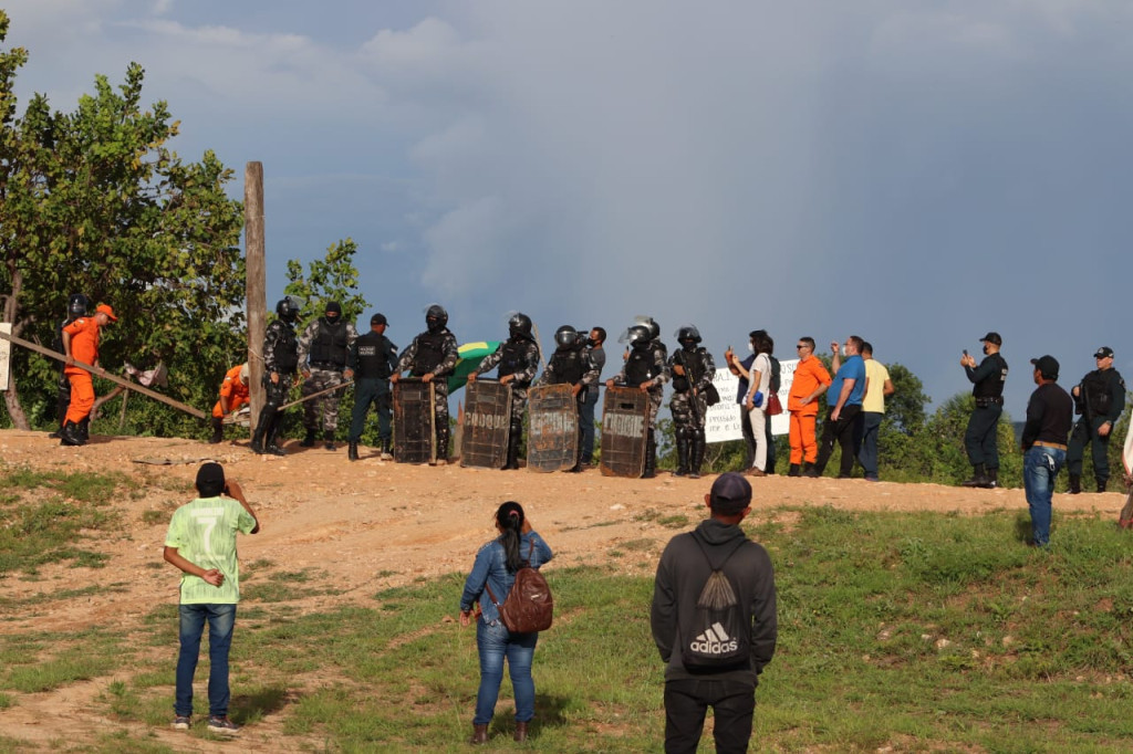 TROPA DE CHOQUE DA PM INTIMIDA COMUNIDADE SÃO MATEUS, NA TI RAPOSA SERRA DO SOL