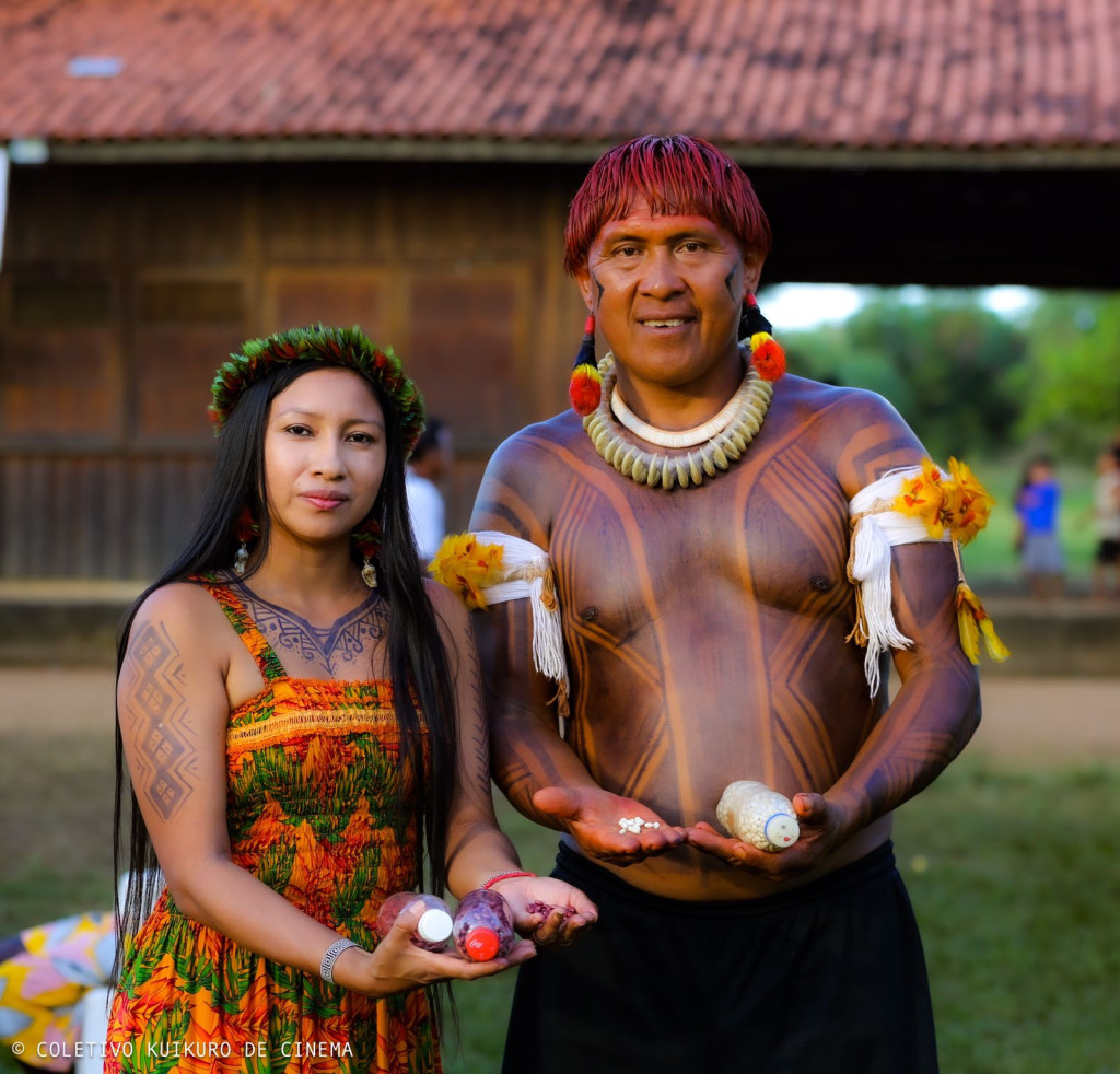 Sementes tradicionais e artesanatos de Roraima são expostos em feira de produtos no território indígena Xingu