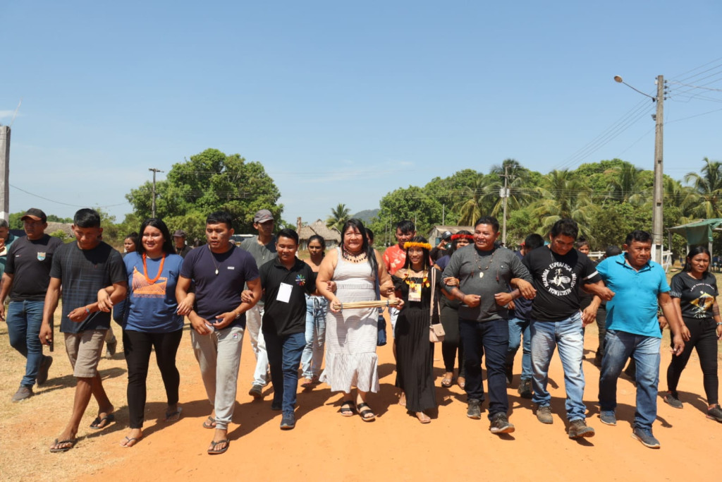 "Essa luta contínua é com vocês, jovens", reforça presidenta da Funai sobre a importância da juventude no movimento indígena
