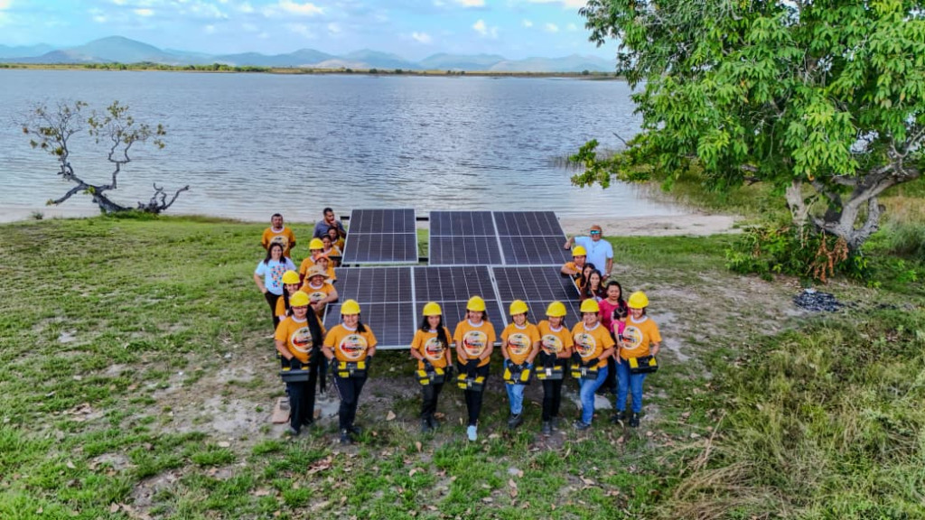 MOMENTO HISTÓRICO: MULHERES INDÍGENAS RECEBEM FORMAÇÃO SOBRE SISTEMA SOLAR FOTOVOLTAICO
