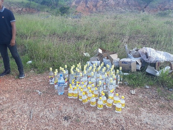 As bebidas alcoólicas foram descartadas. Foto: Lideranças da região Serras, T.I RSS.