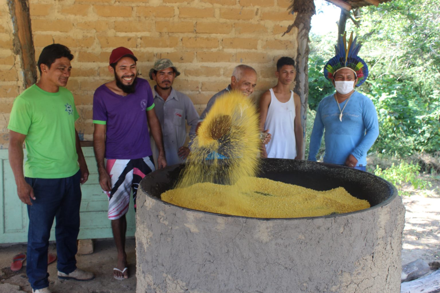 Produção de Farinha Comunidade Anzol.