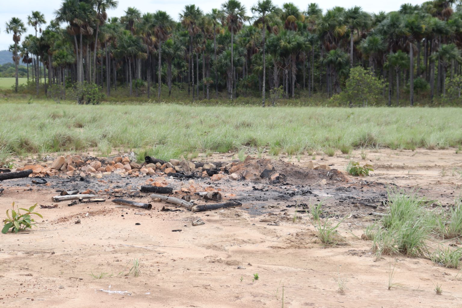 Além da violência policial, as casas foram derrubadas e incendiadas. Foto: Ascom/CIR