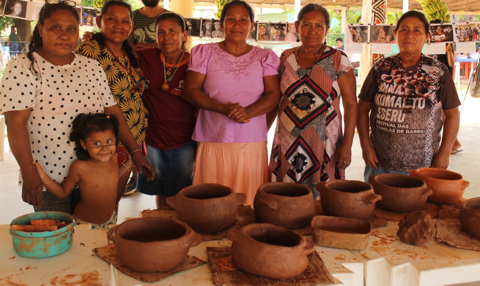 Mulheres indígenas artesãs do Projeto Panela de Barro/Ascom-CIR